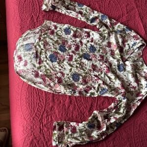 Floral blouse, Rayon, small, new perfect cond.
